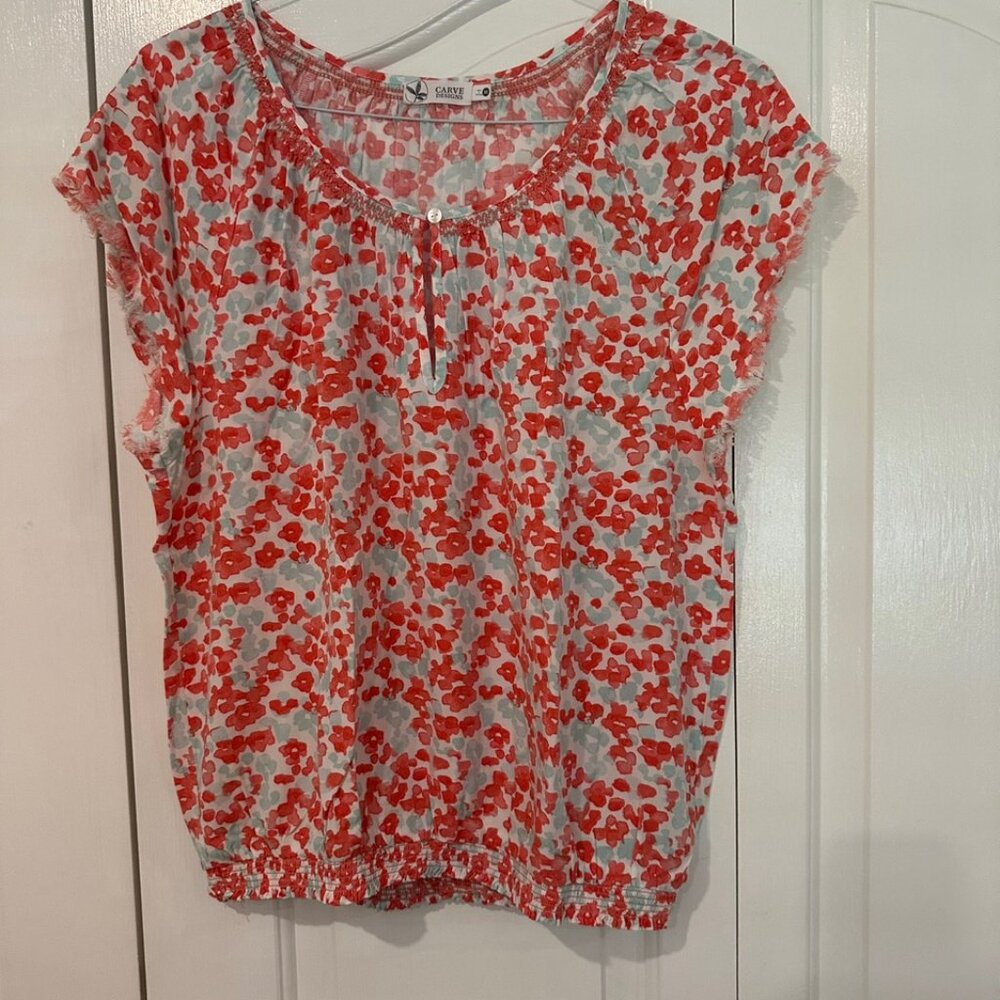 Carve Designs blouse, cap sleeve, peach floral